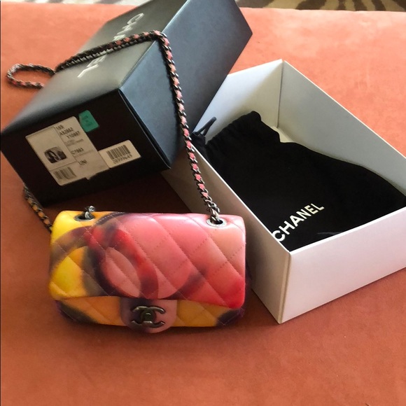 CHANEL AUTHENTIC CROSS BODY LAMBSKIN RUNWAY BAG - Picture 2 of 3